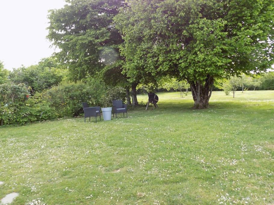شقة Vue Du Jardin Les Adjots المظهر الخارجي الصورة